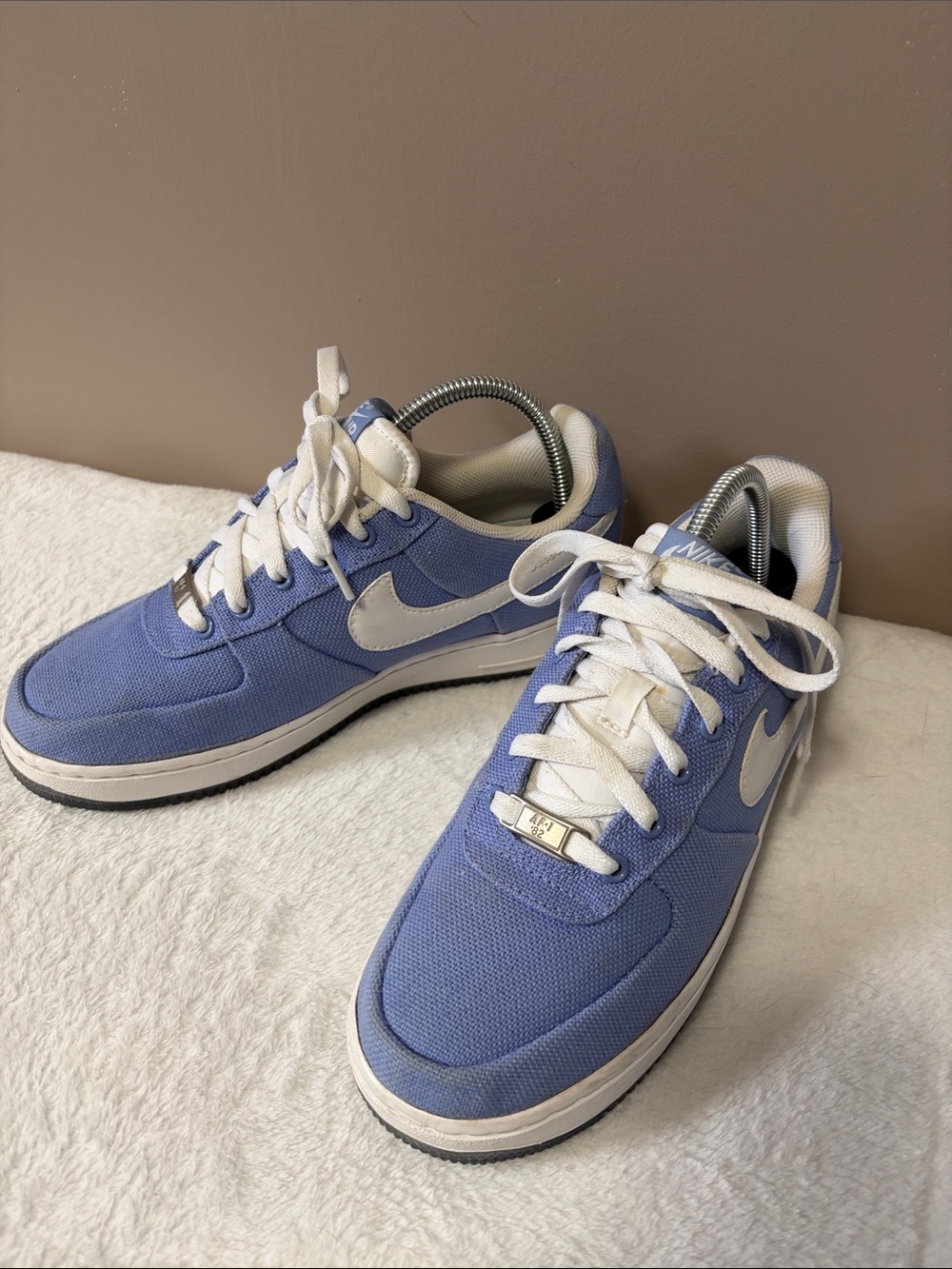 Nike Air Force 1 Low Top Sneakers - 8.5 Women’s Light Blue & White Canvas - Picture 2 of 7